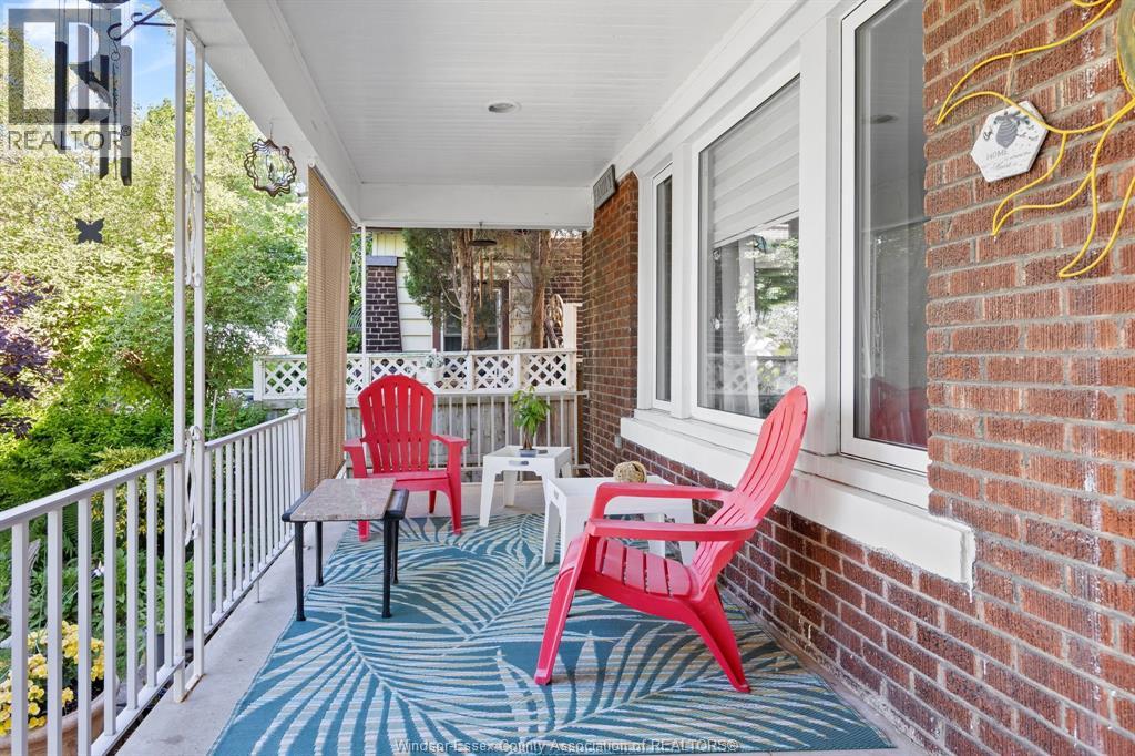 162 CAMERON AVENUE - 4