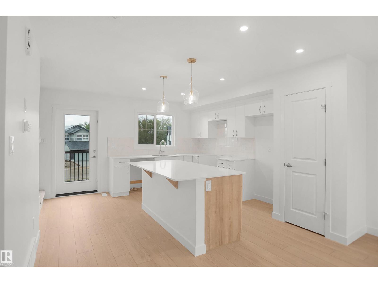 13137 214 ST NW - 10