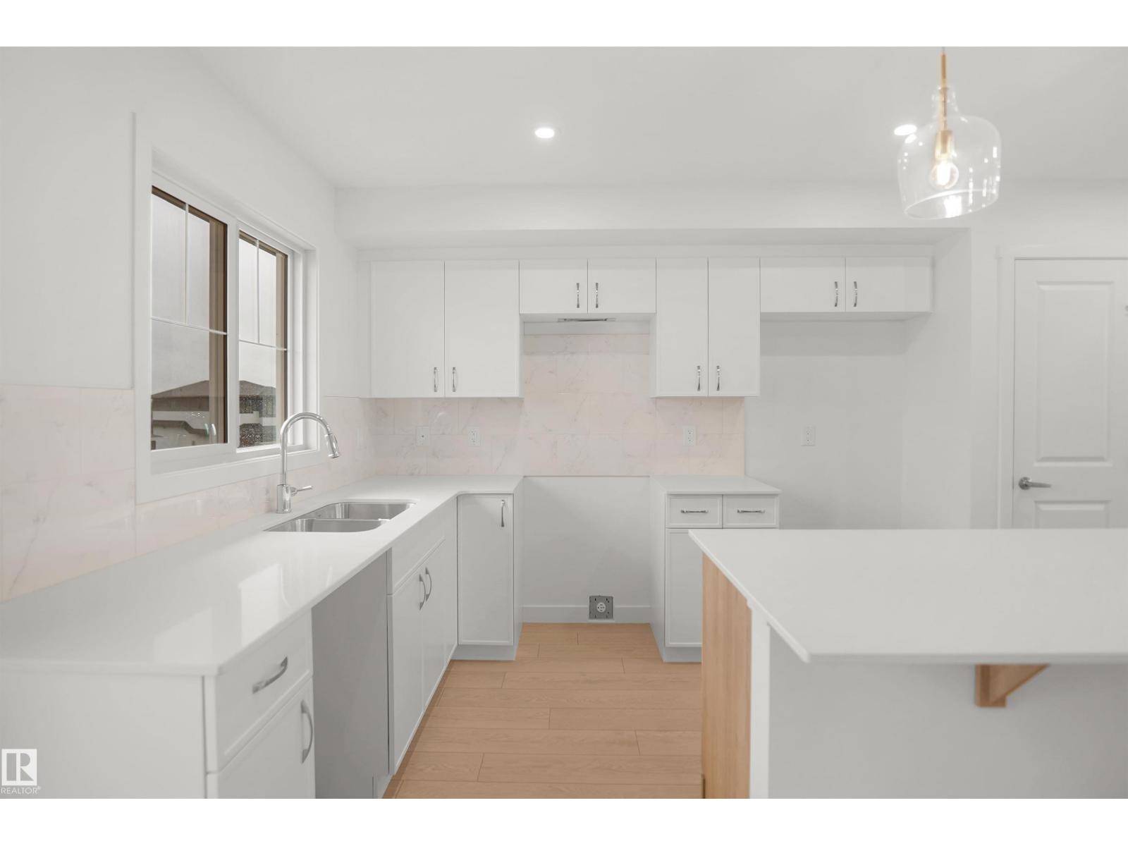13137 214 ST NW - 11