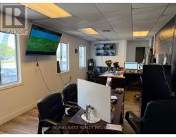 2471 Eglinton Avenue W, Toronto, ON M6M1S8 Photo 18
