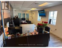 2471 Eglinton Avenue W, Toronto, ON M6M1S8 Photo 23
