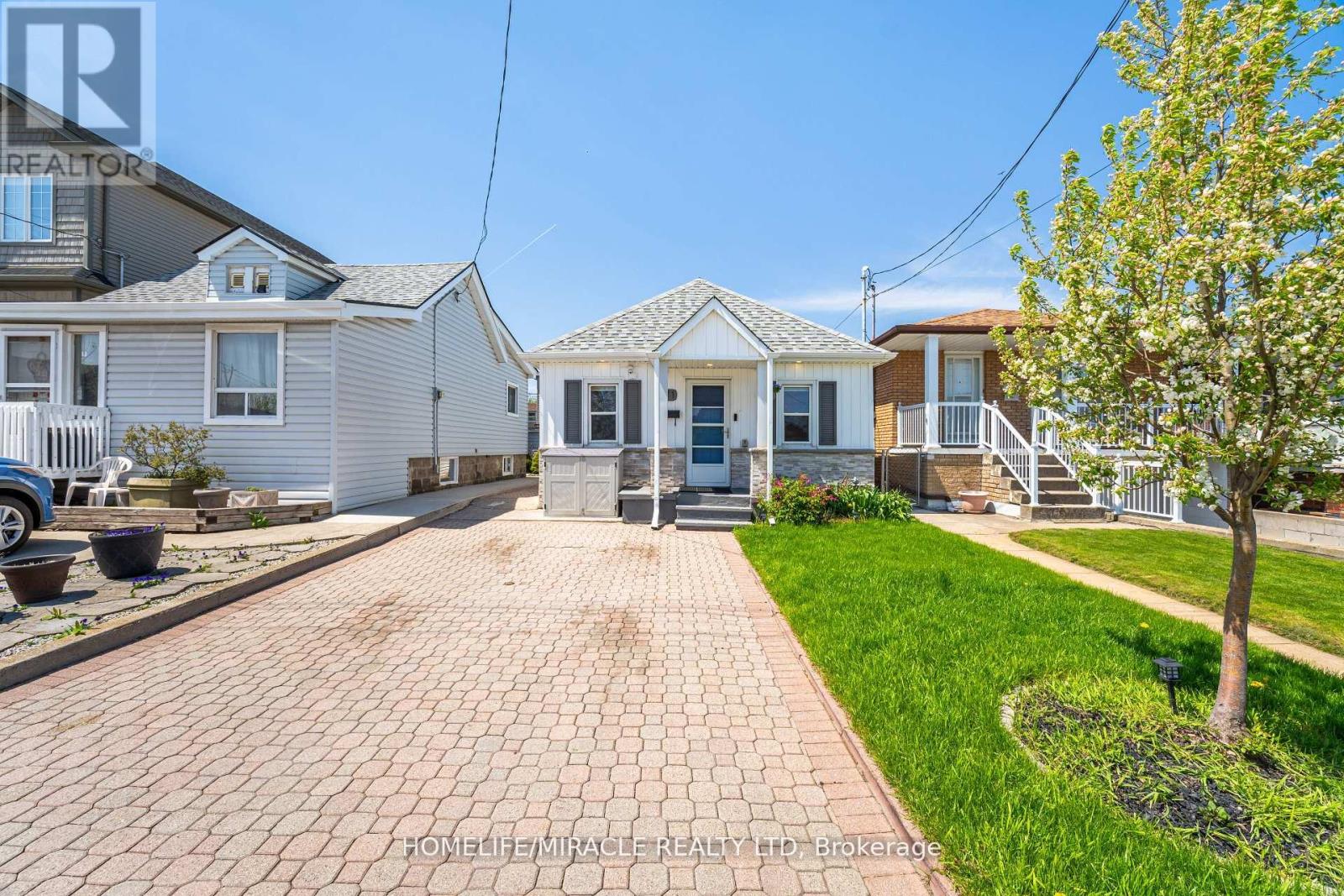 71 BELAND AVENUE N - 2