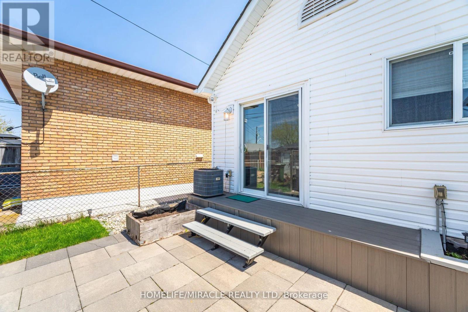 71 BELAND AVENUE N - 27