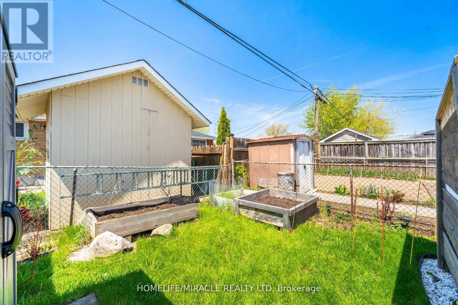 71 BELAND AVENUE N - 33