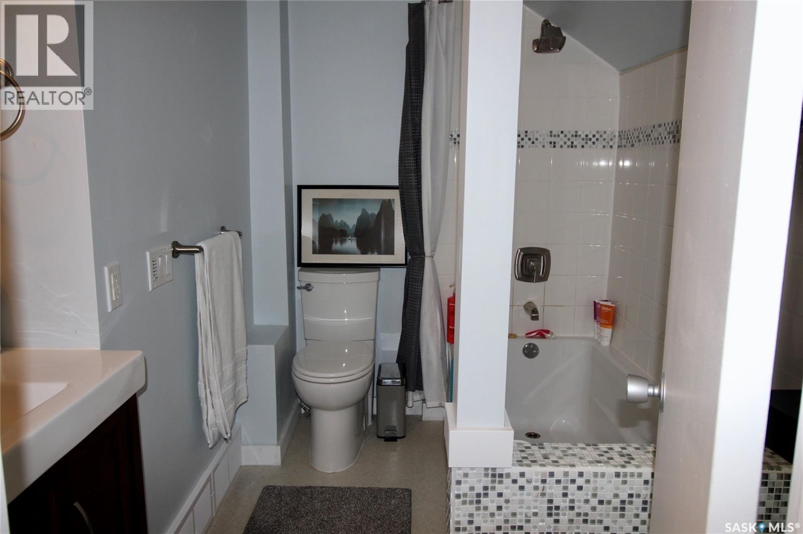 808 Ellice STREET — photo 18