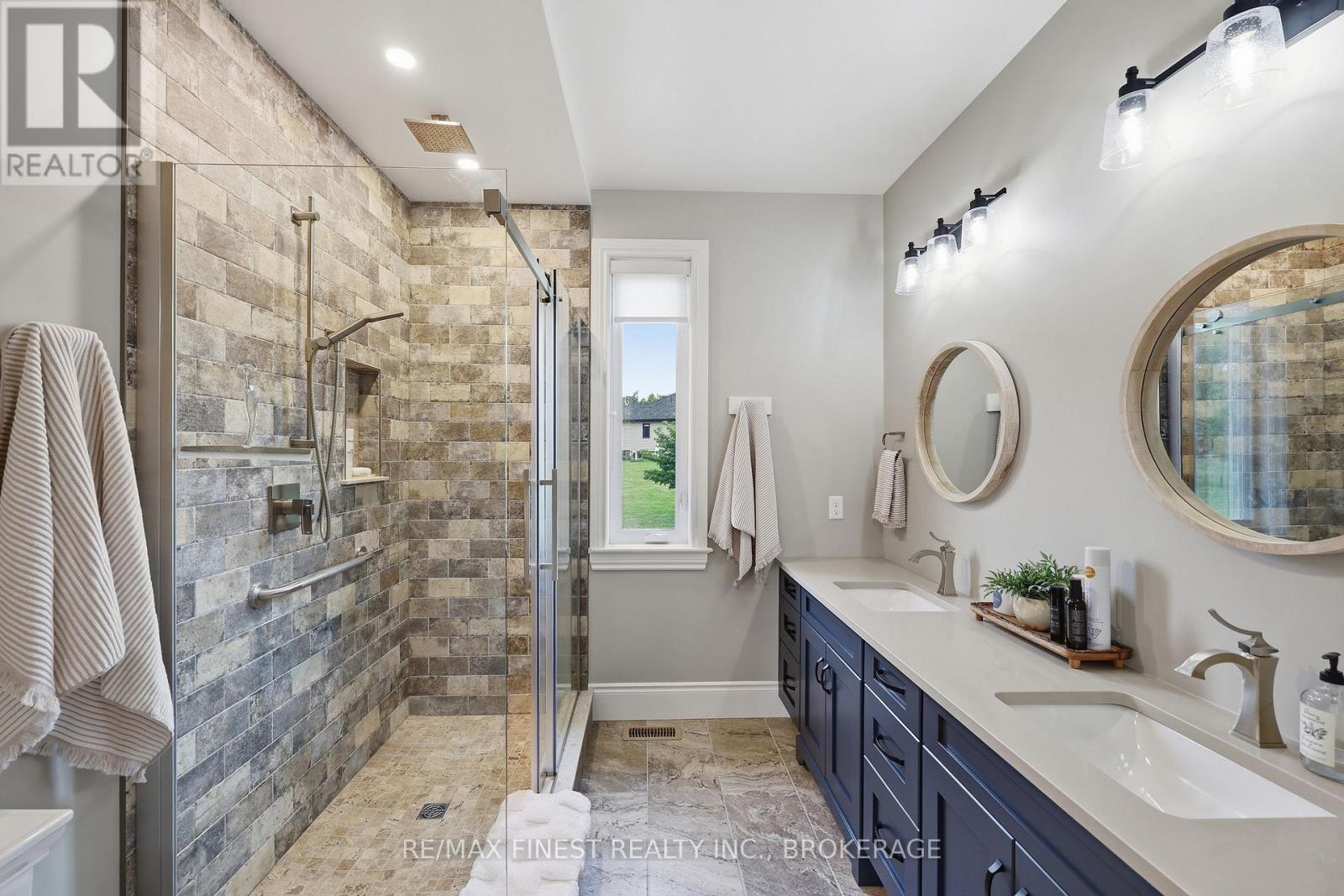 1046 KAM AVENUE - 31