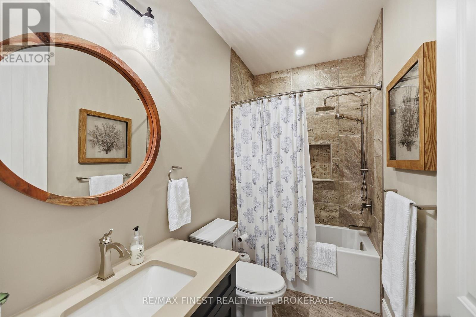 1046 KAM AVENUE - 26