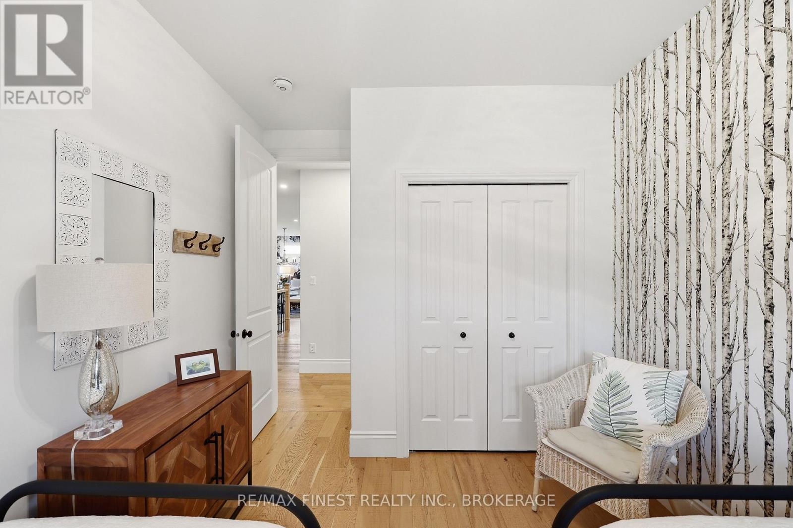 1046 KAM AVENUE - 33