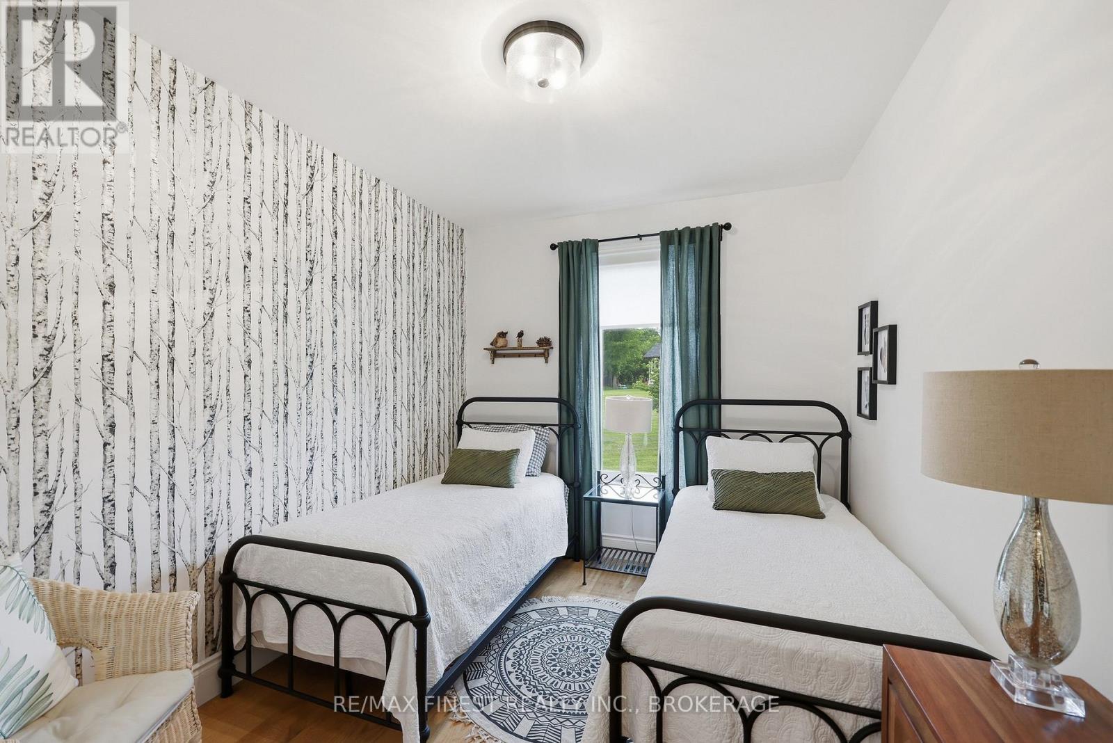 1046 KAM AVENUE - Image 32