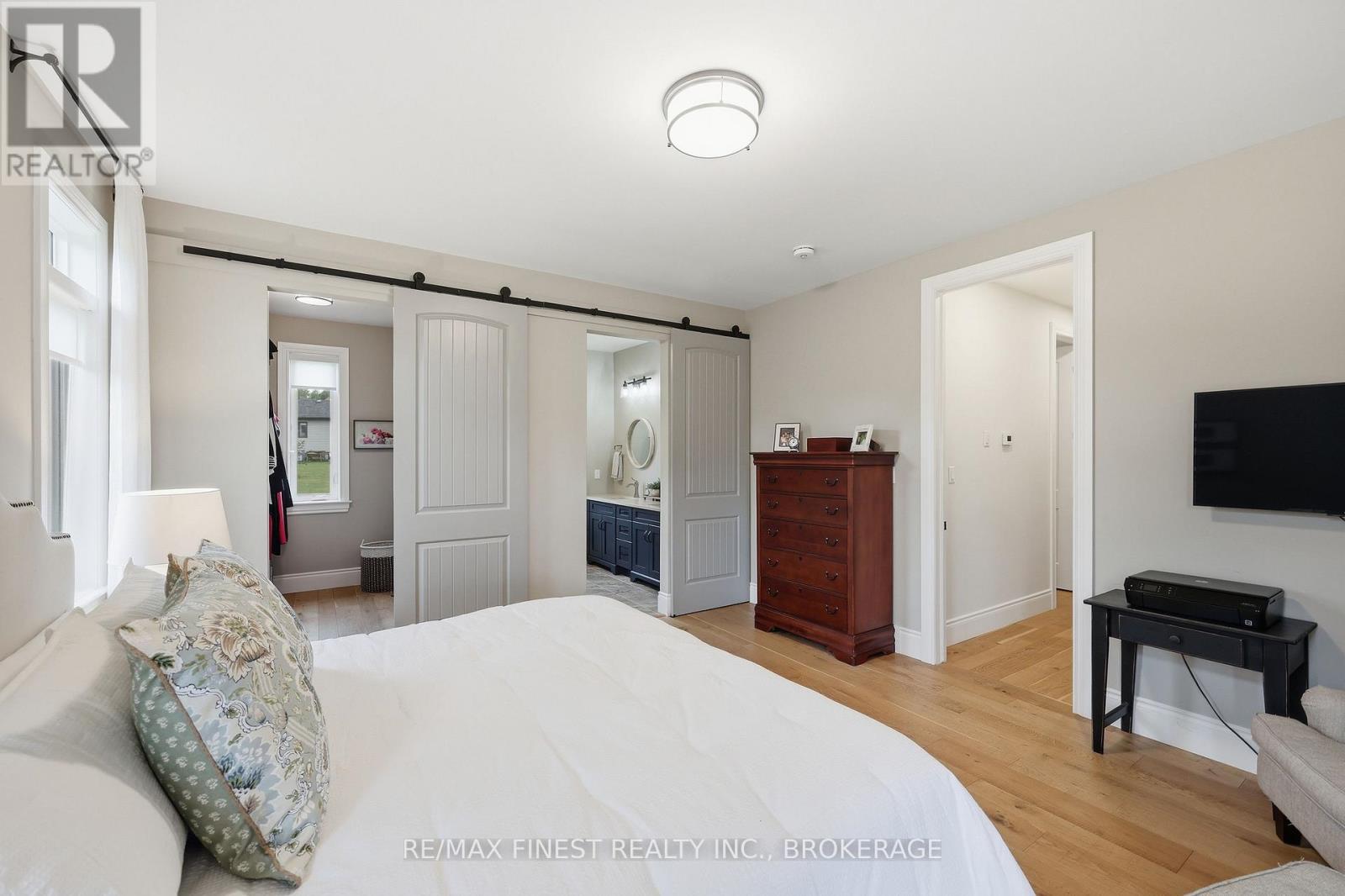 1046 KAM AVENUE - Image 29