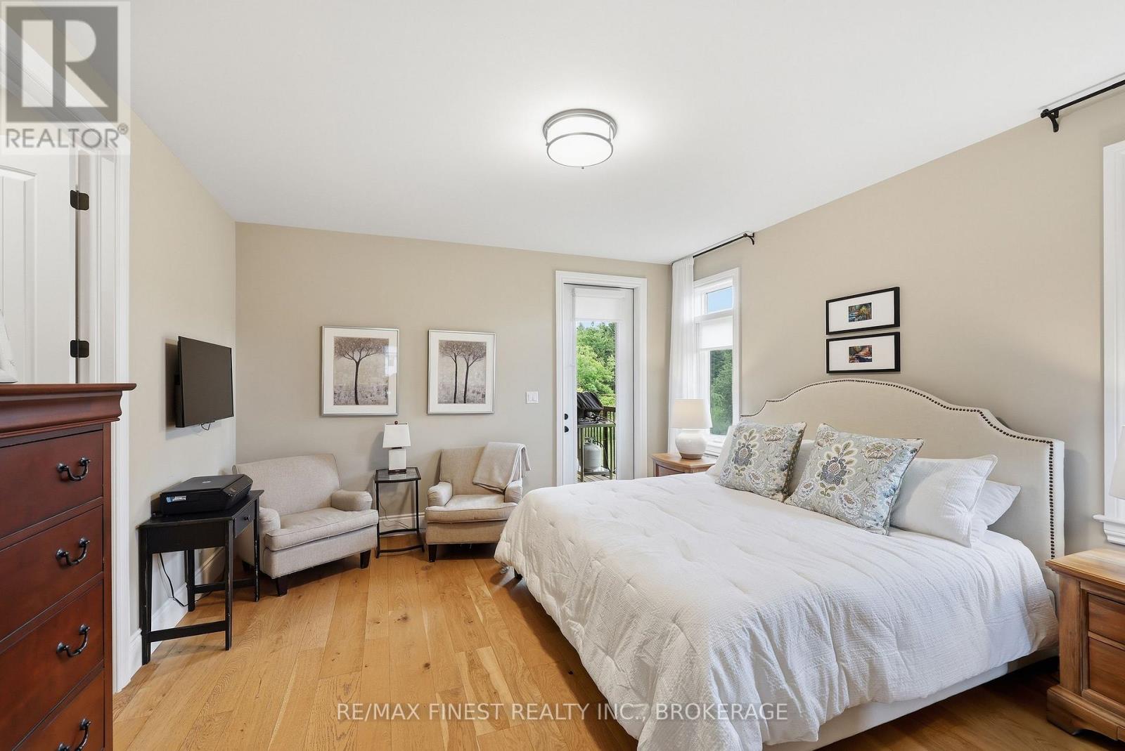 1046 KAM AVENUE - 30