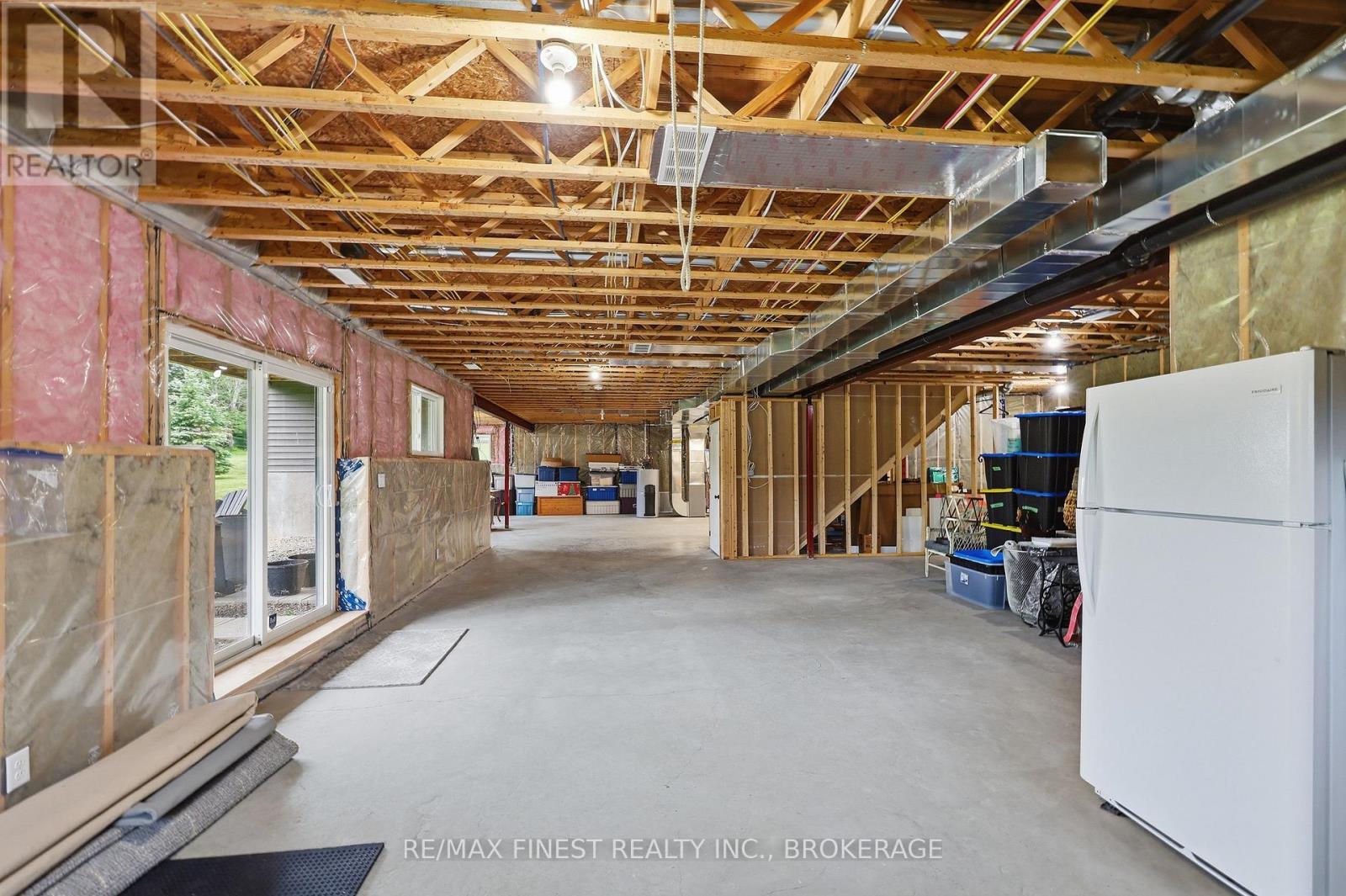 1046 KAM AVENUE - 37