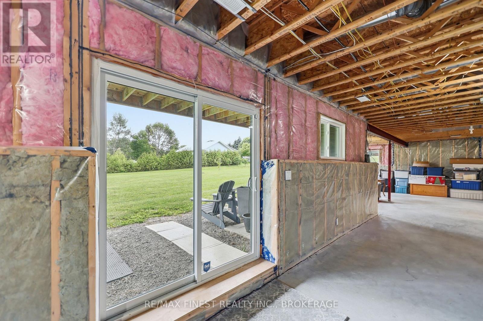 1046 KAM AVENUE - 38