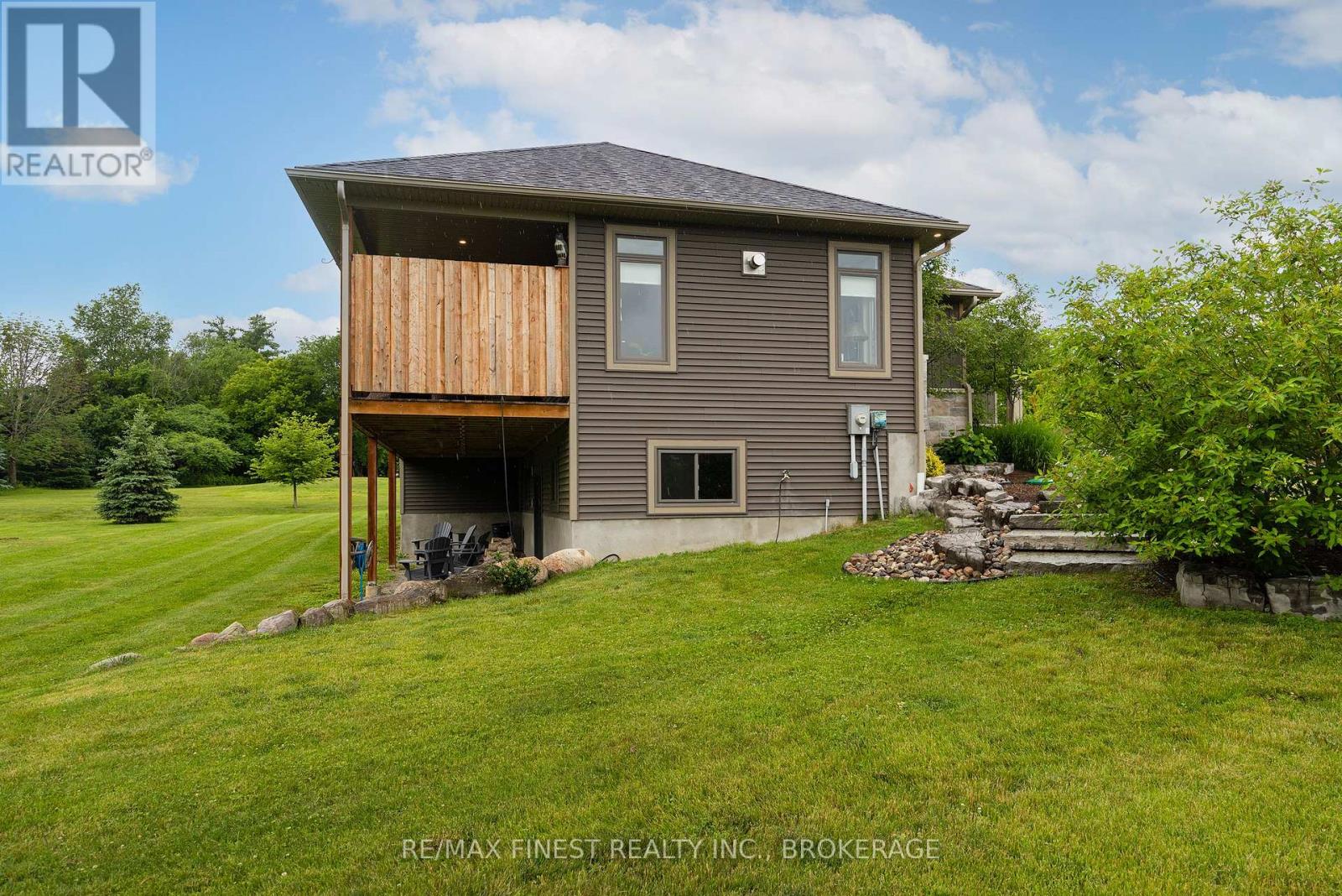 1046 KAM AVENUE - 43