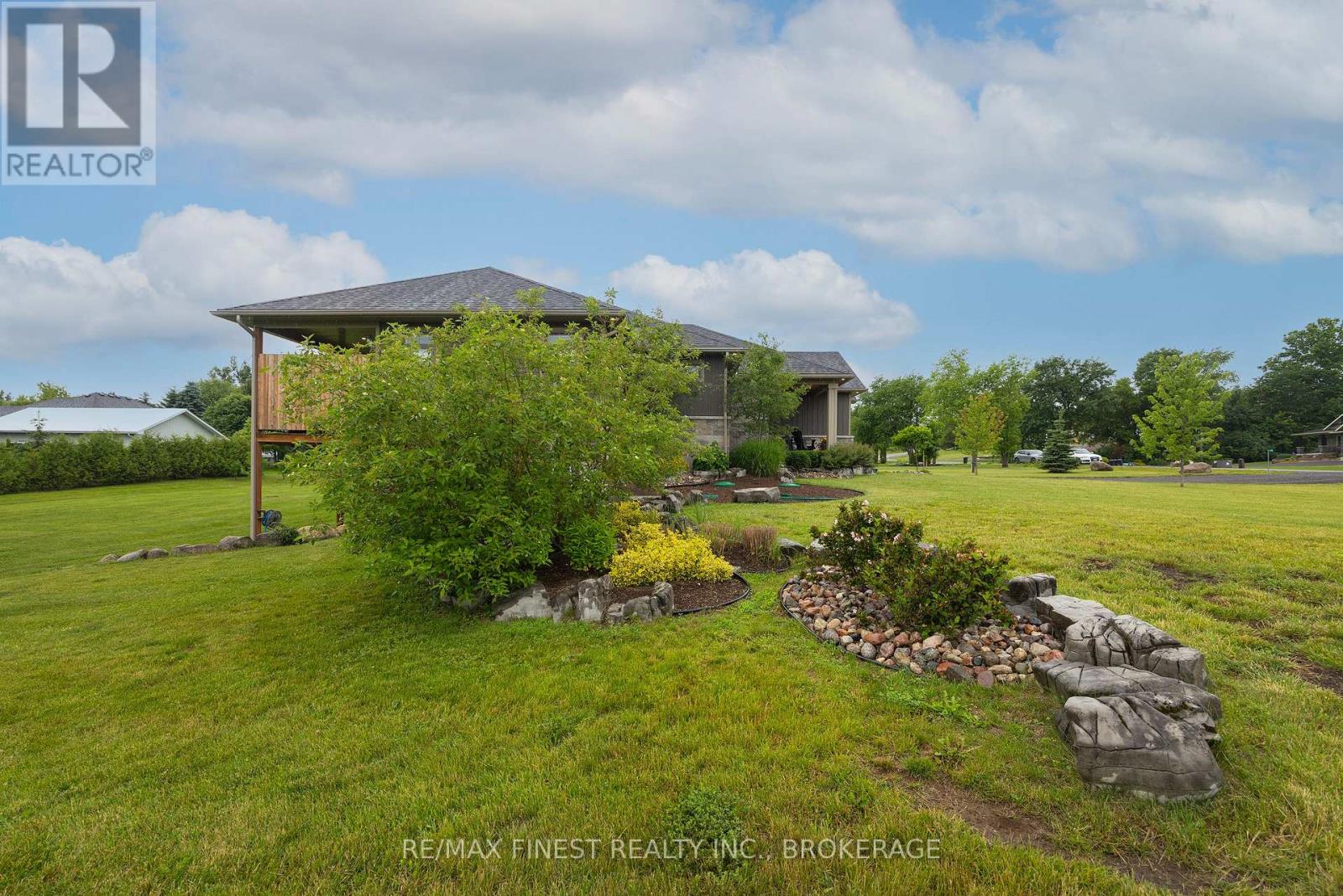 1046 KAM AVENUE - 44