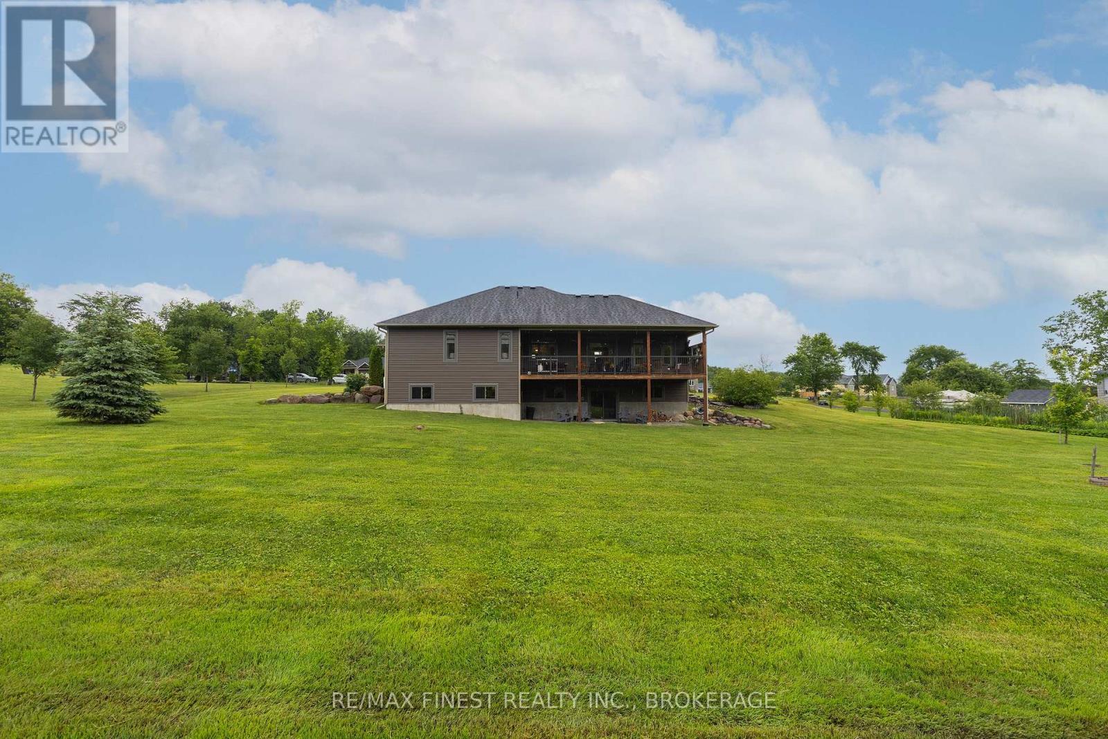1046 KAM AVENUE - 46