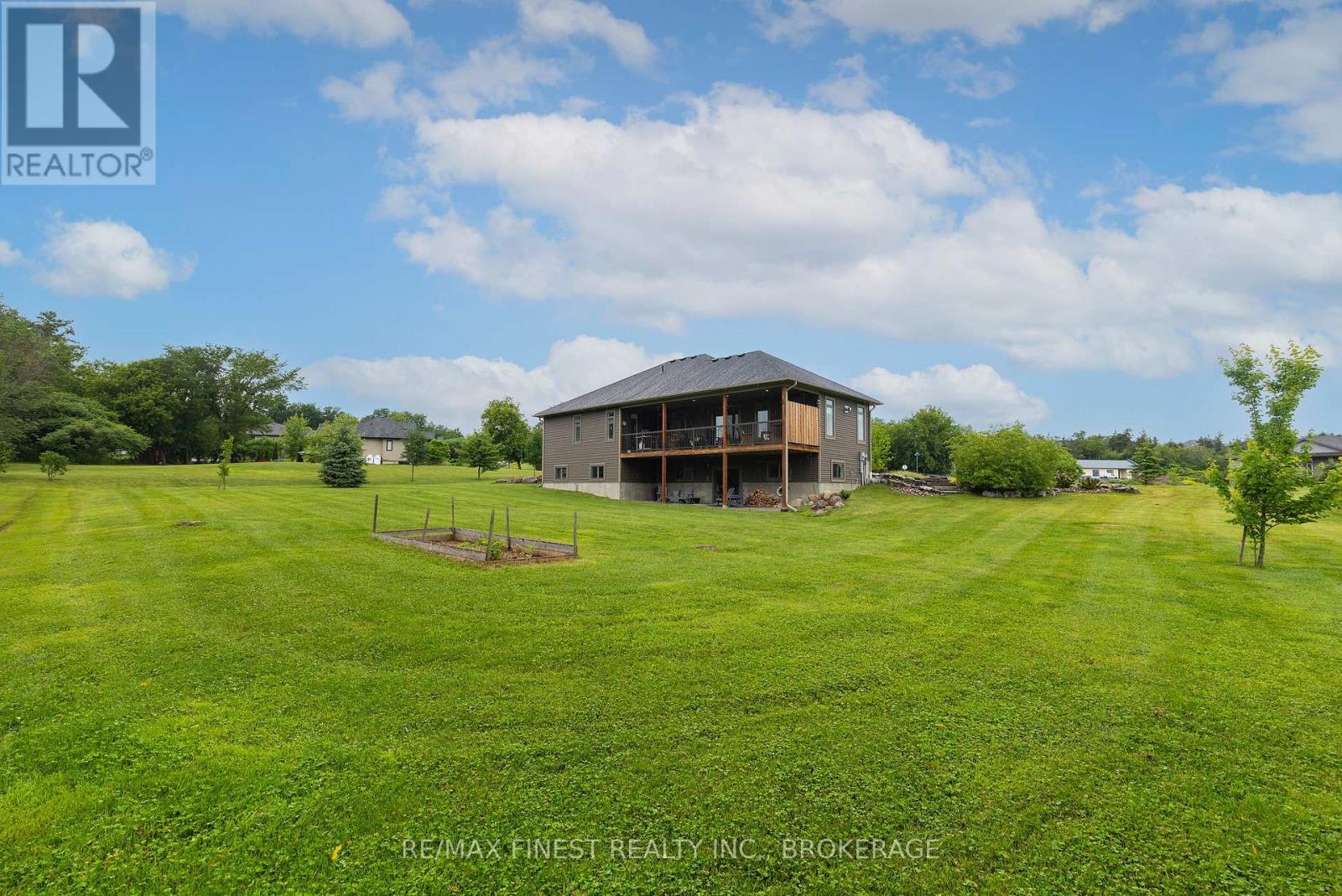 1046 KAM AVENUE - 47