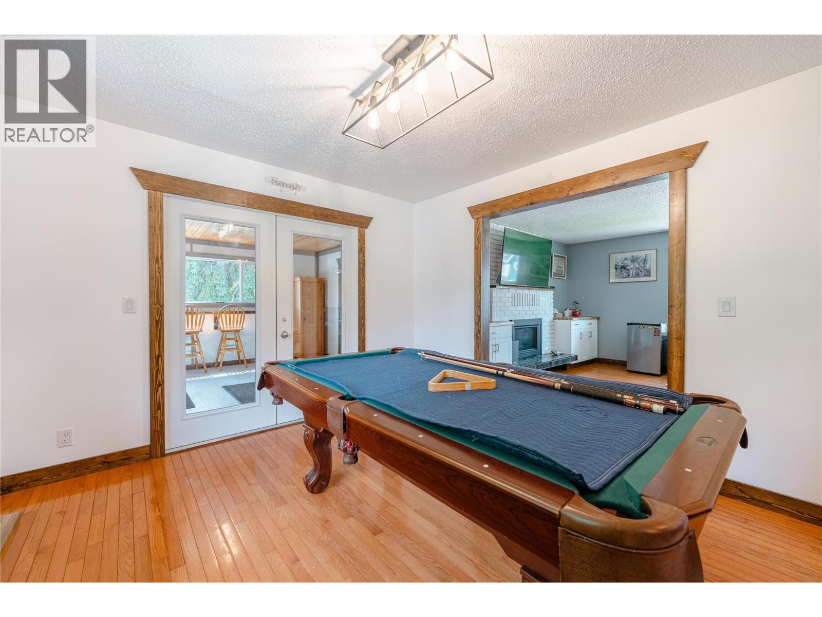 162 Pearkes Drive - 11