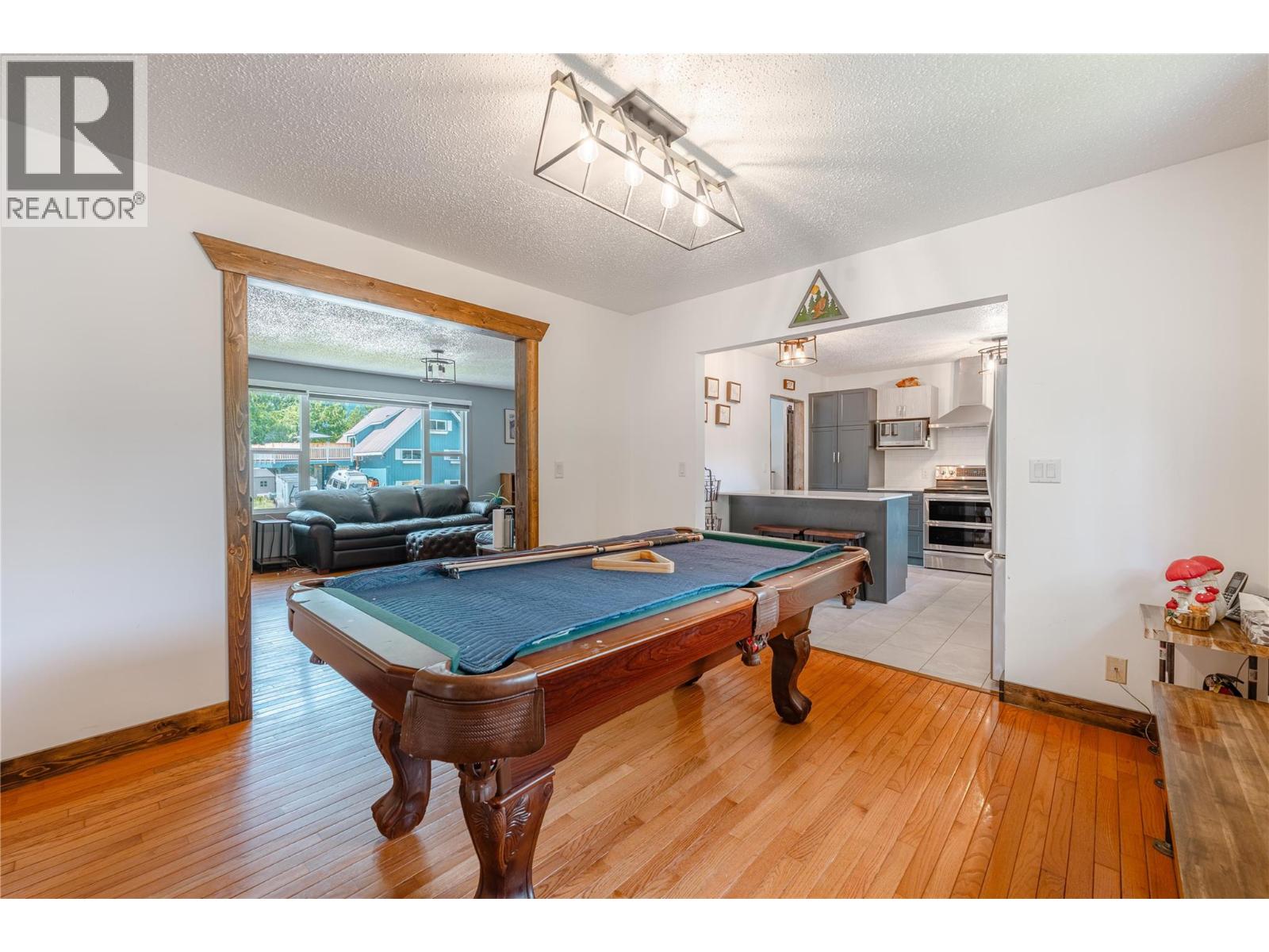 162 Pearkes Drive - 12