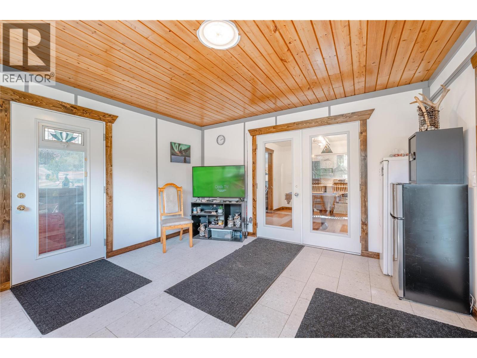 162 Pearkes Drive - 13