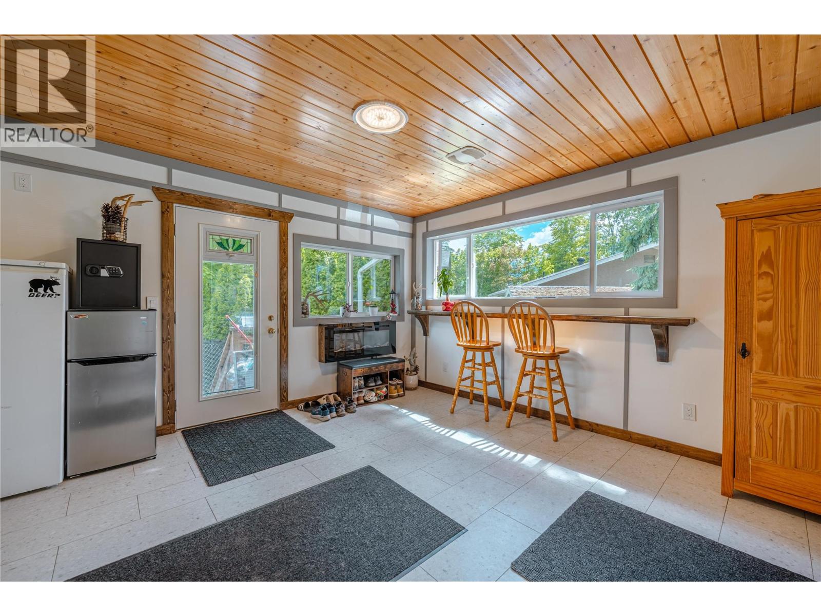 162 Pearkes Drive - 14