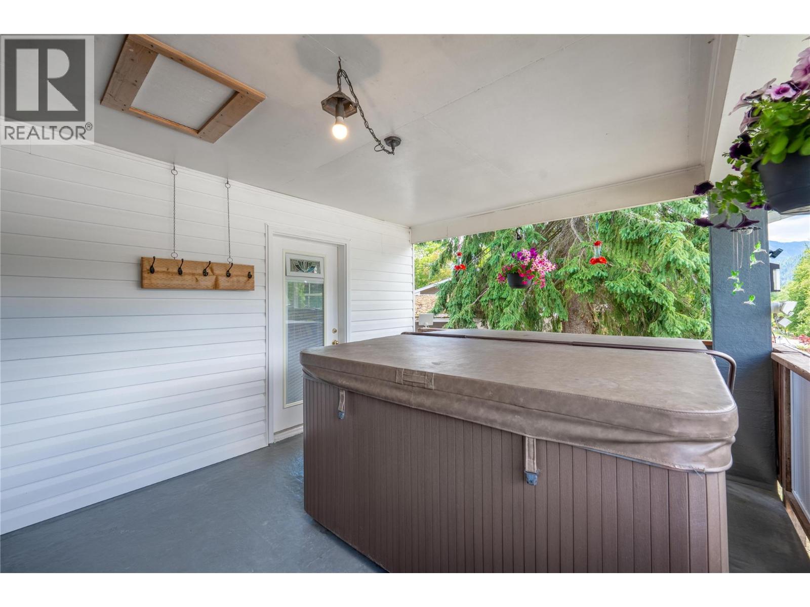 162 Pearkes Drive - 16