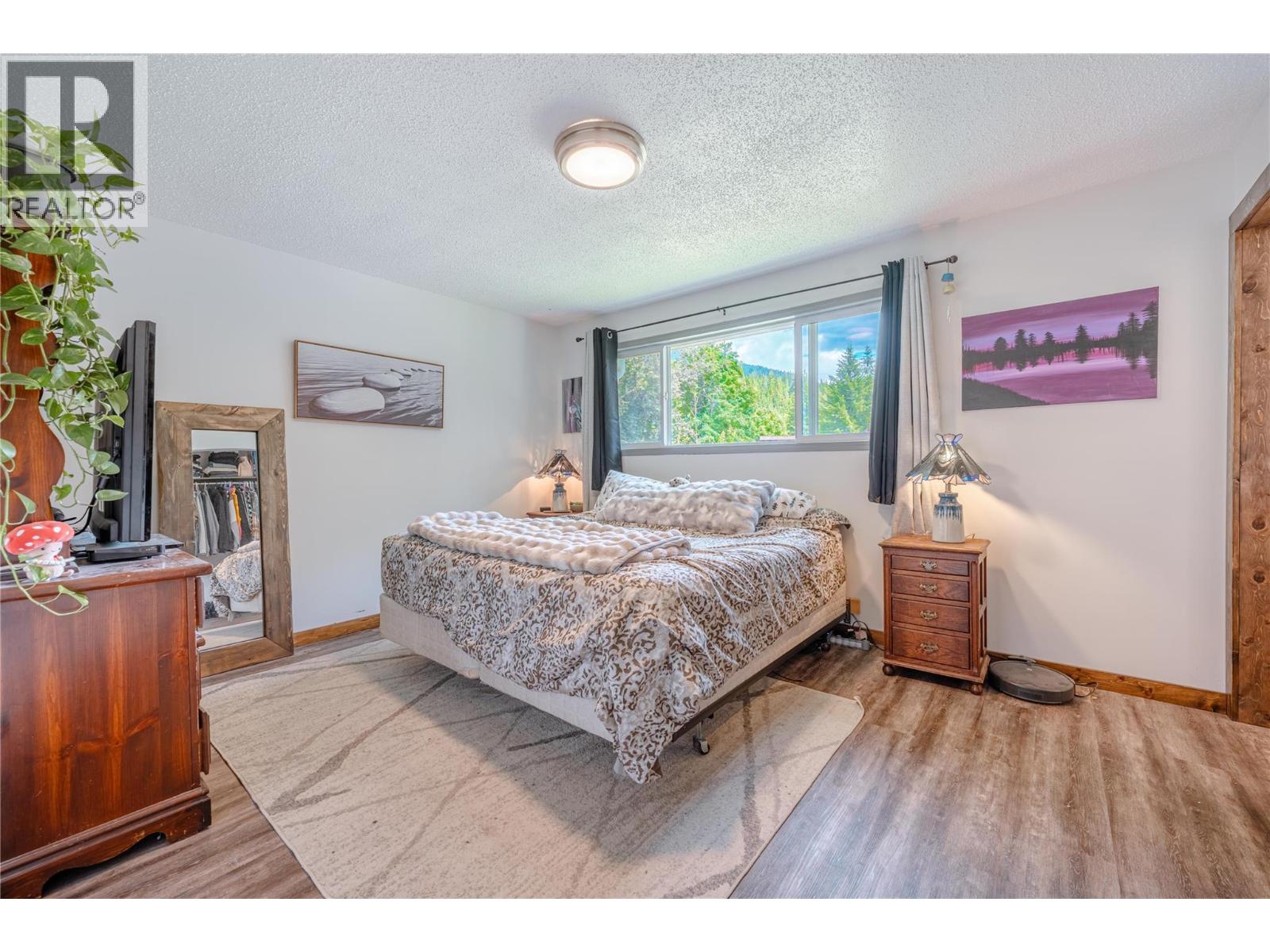 162 Pearkes Drive - 17