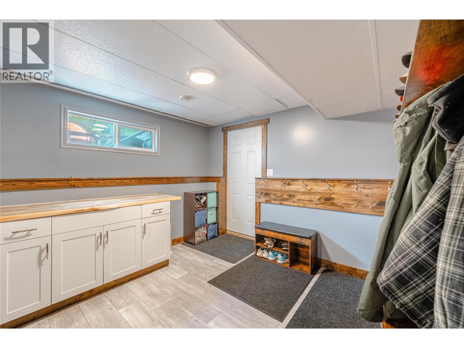 162 Pearkes Drive - 31