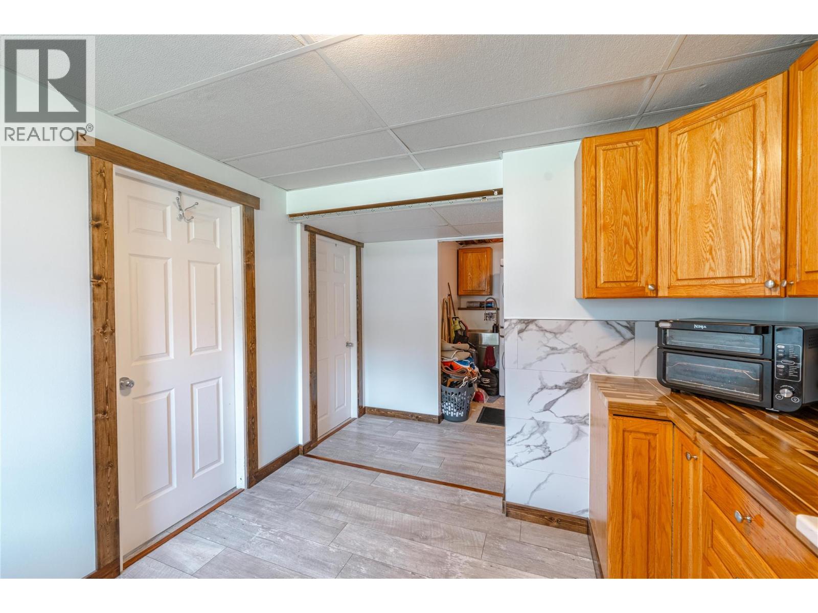 162 Pearkes Drive - 36