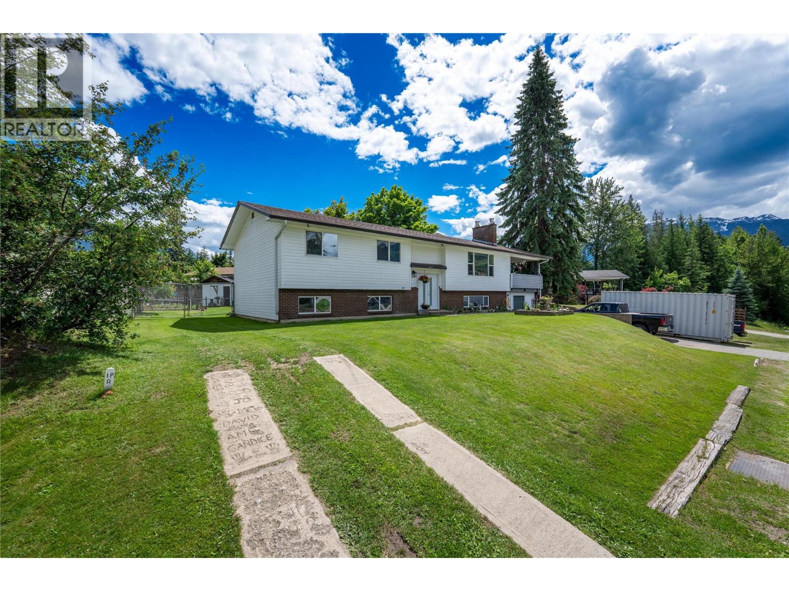 162 Pearkes Drive - 39