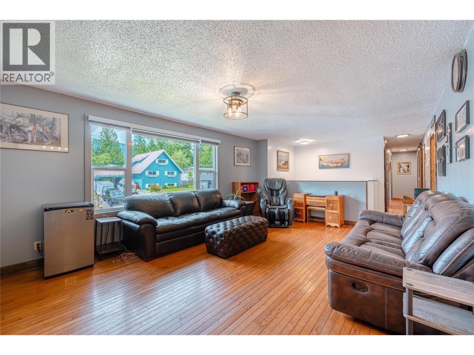 162 Pearkes Drive - 4