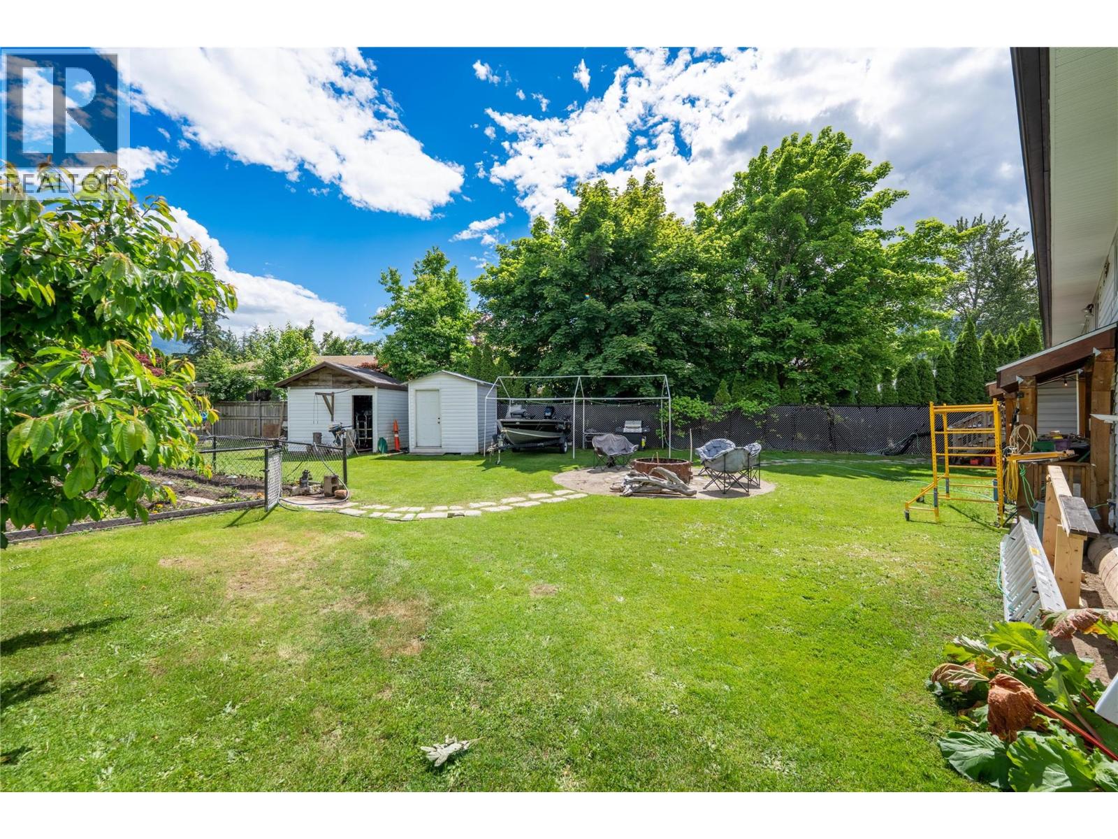162 Pearkes Drive - 41