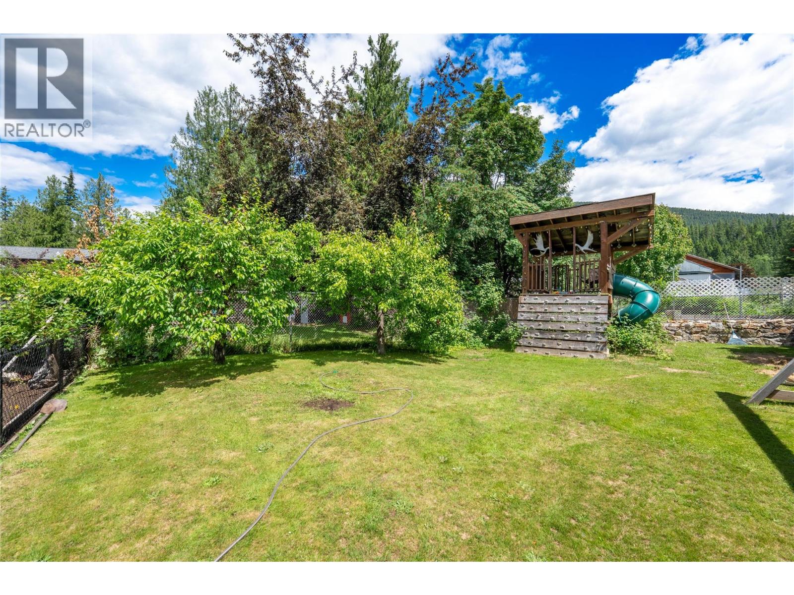 162 Pearkes Drive - 44
