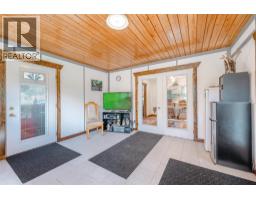 Primary Bedroom - 162 Pearkes Drive, Revelstoke, BC V0E2S0 Photo 13