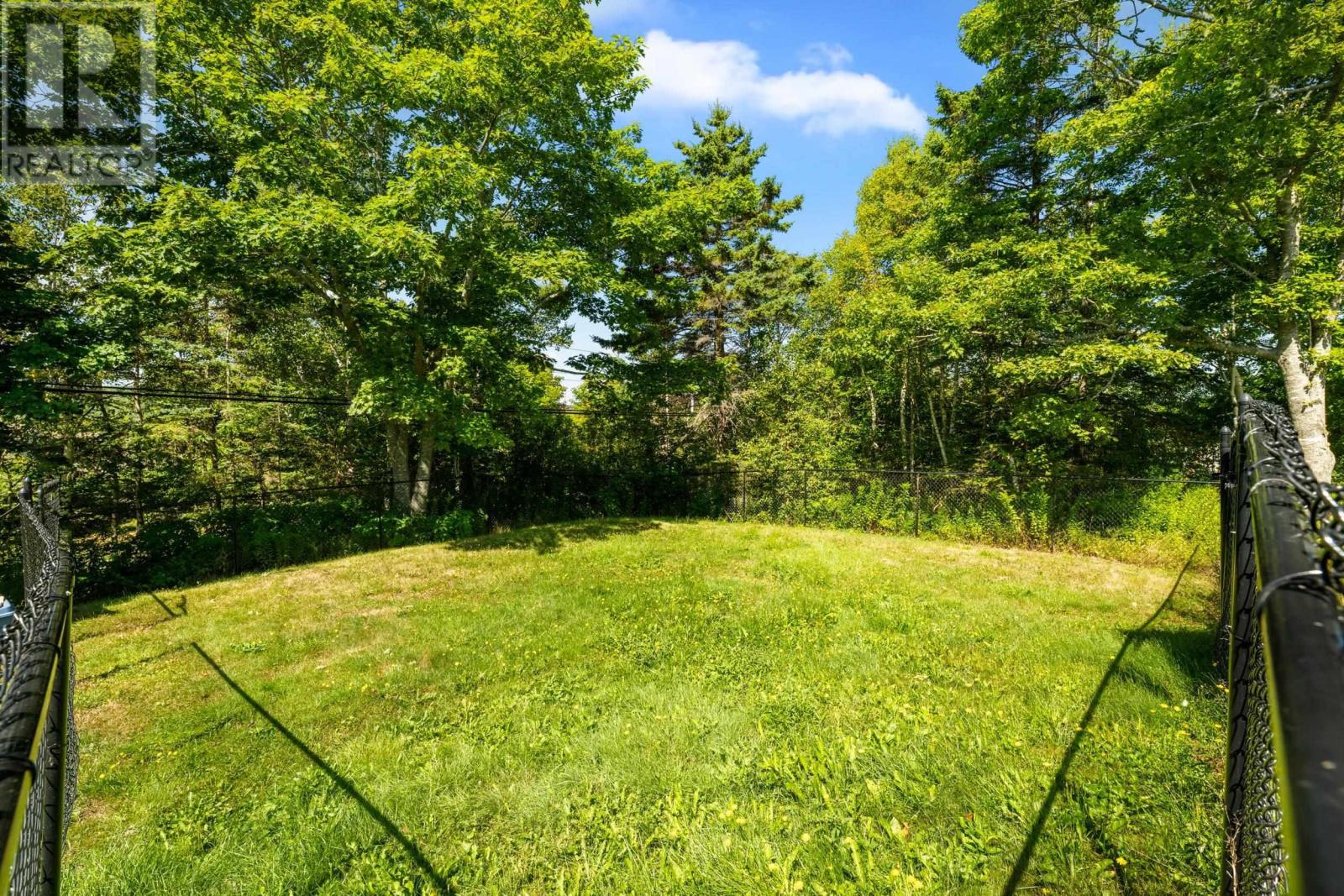 327 East Petpeswick Road - 32