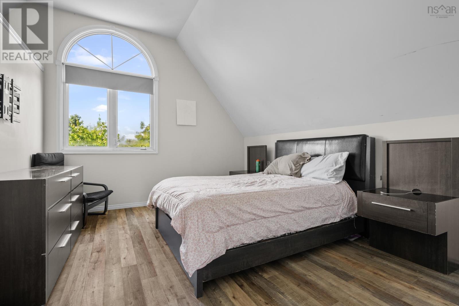 327 East Petpeswick Road - 23