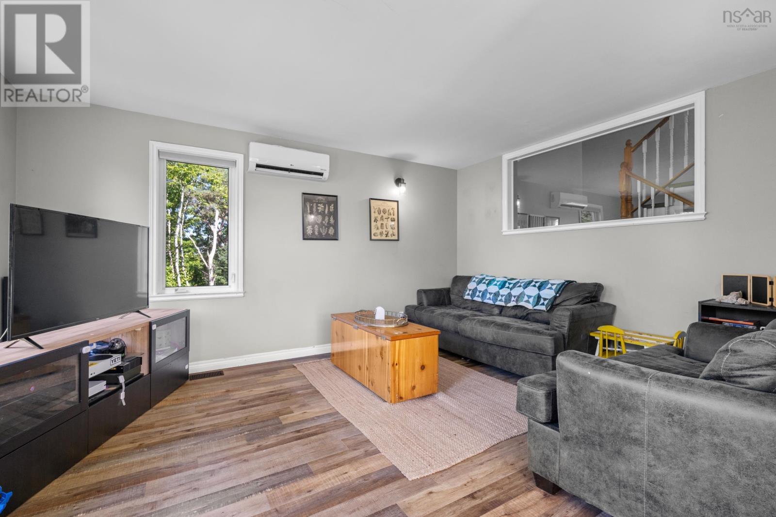 327 East Petpeswick Road - 18