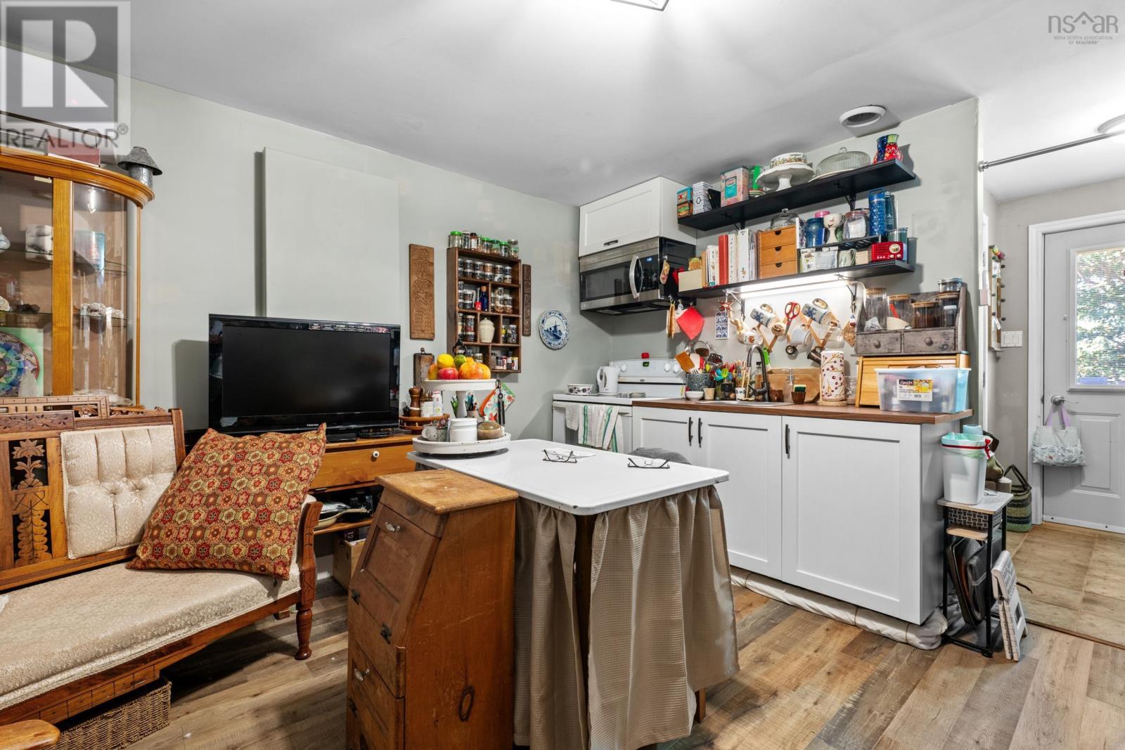 327 East Petpeswick Road - 48