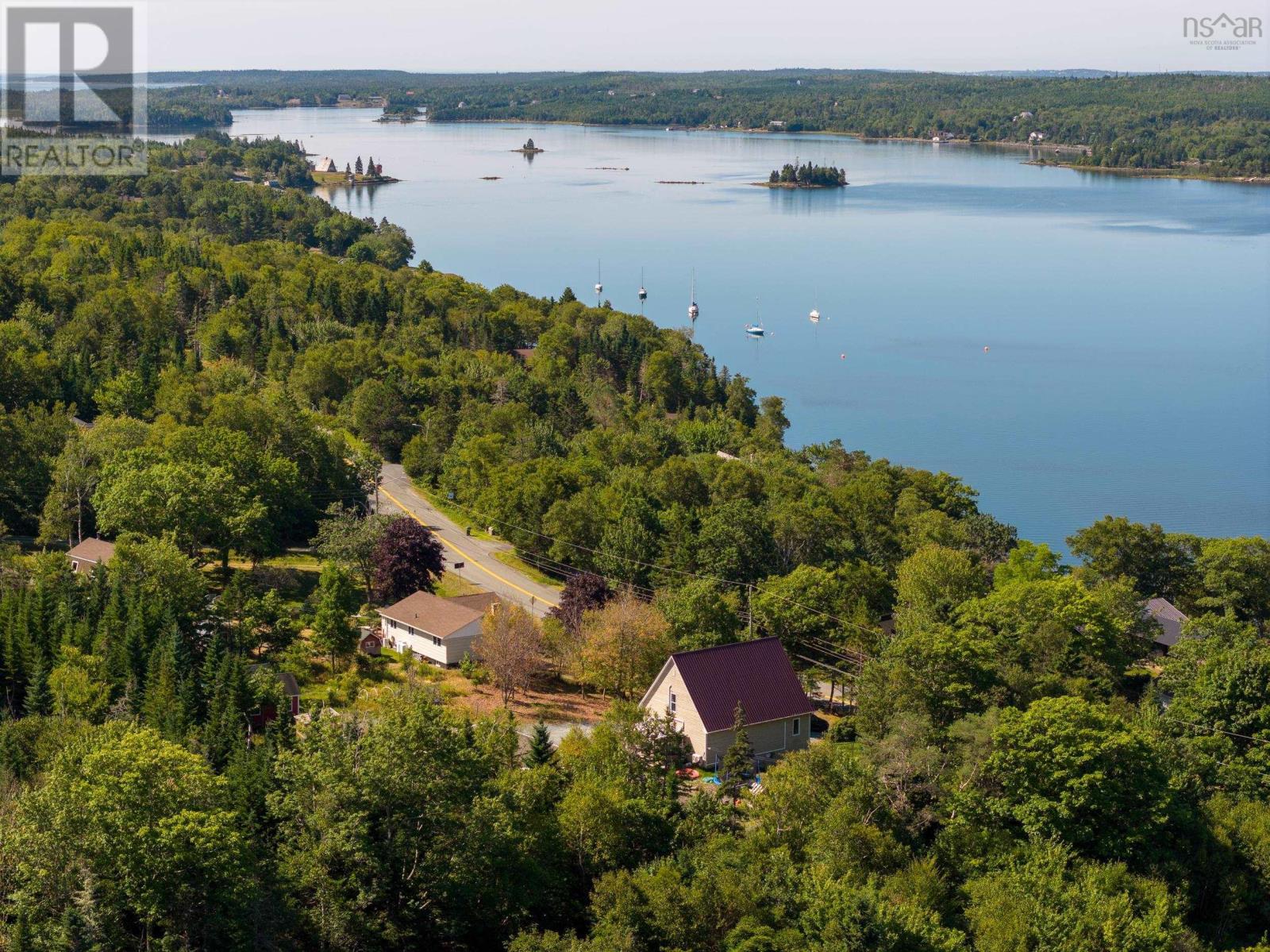 327 East Petpeswick Road - 39