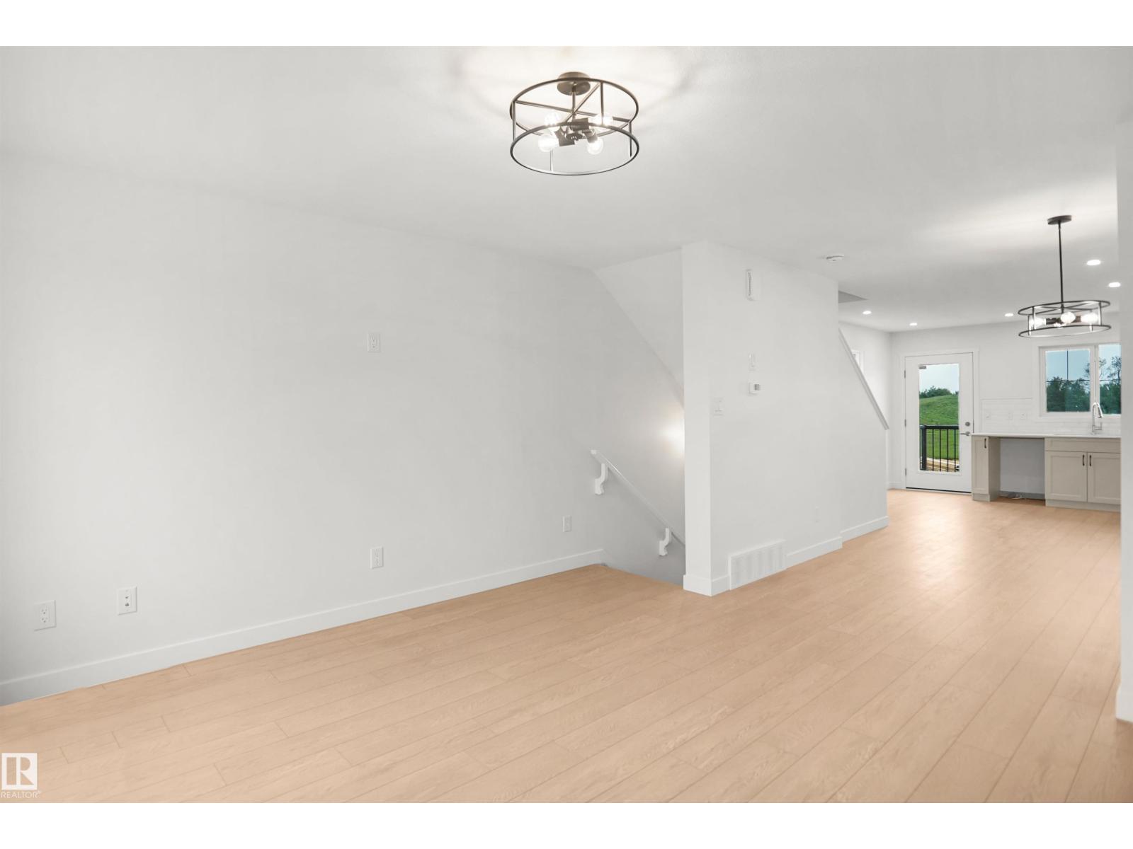 13135 214 ST NW - 10