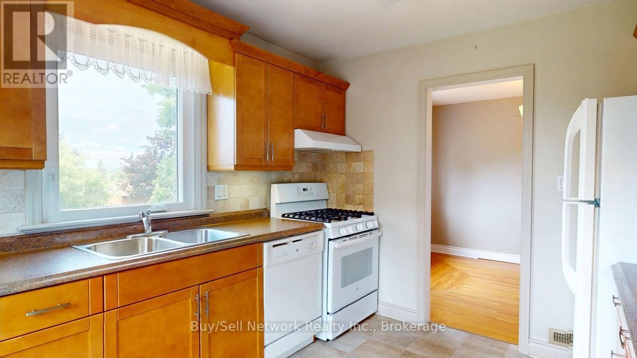 962 WARD STREET - 13
