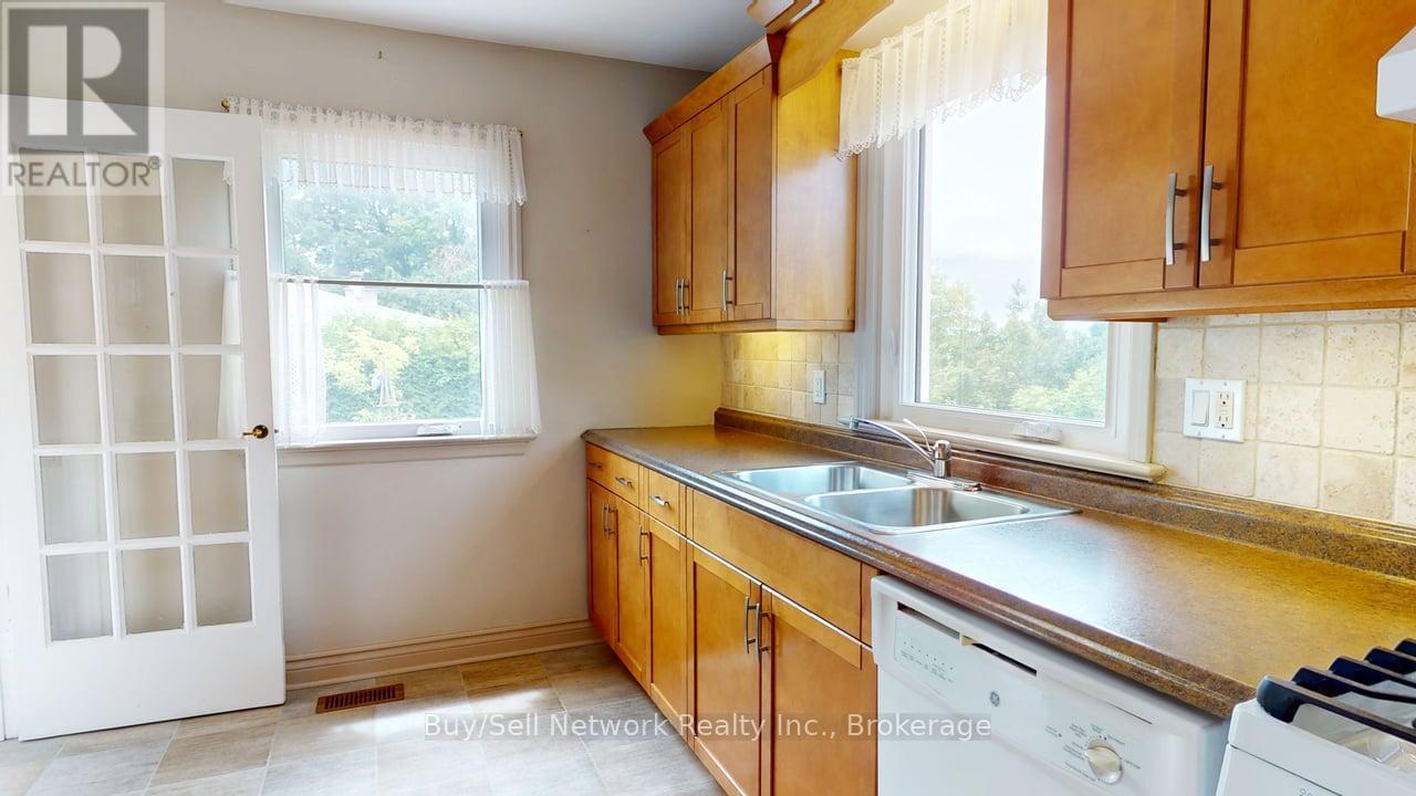 962 WARD STREET - 15