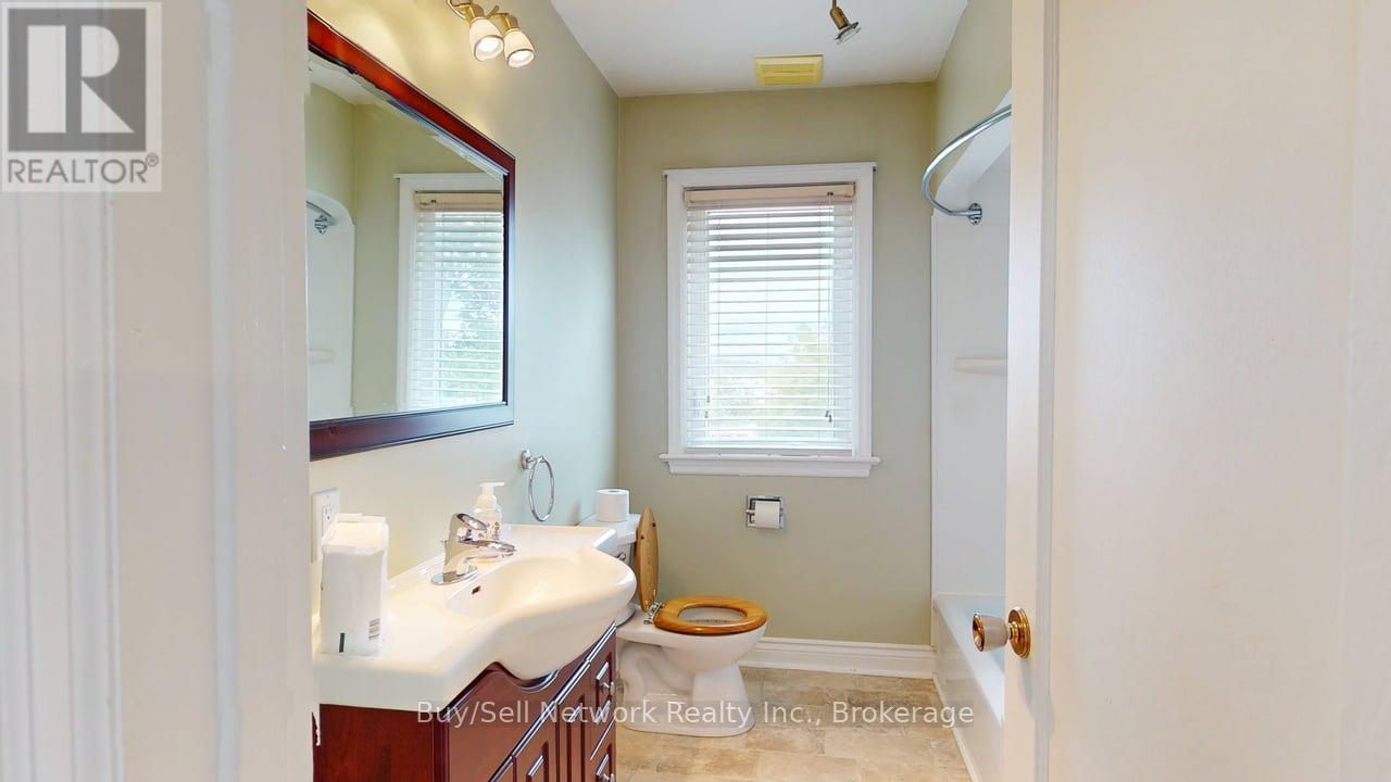962 WARD STREET - 23