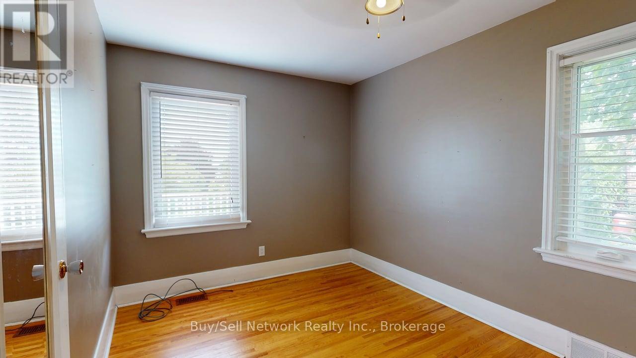 962 WARD STREET - 25