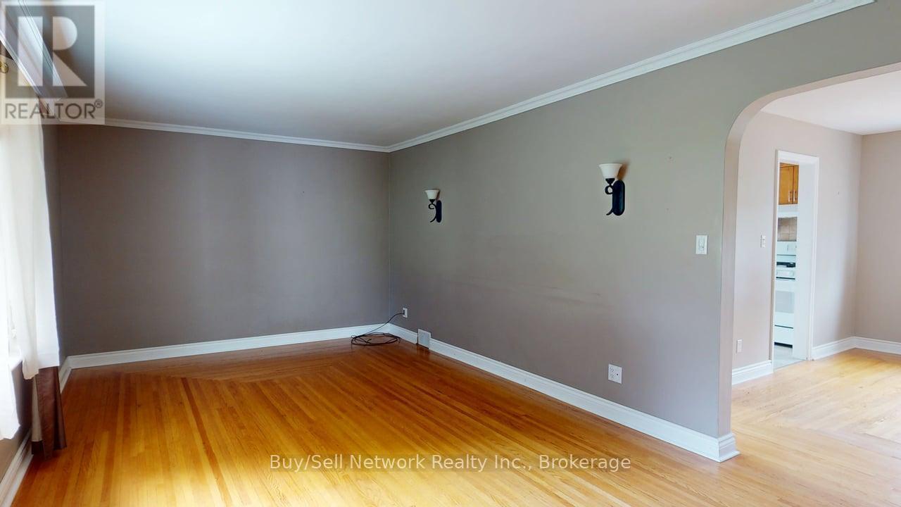 962 WARD STREET - 28