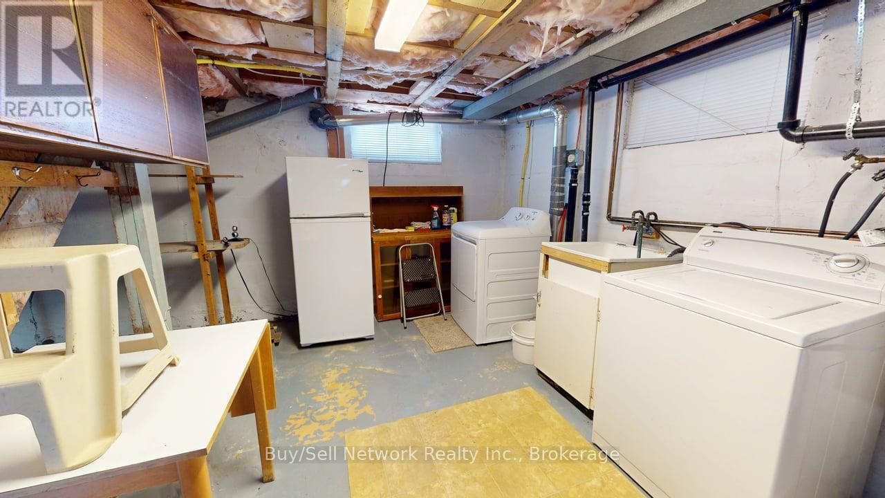 962 WARD STREET - 30