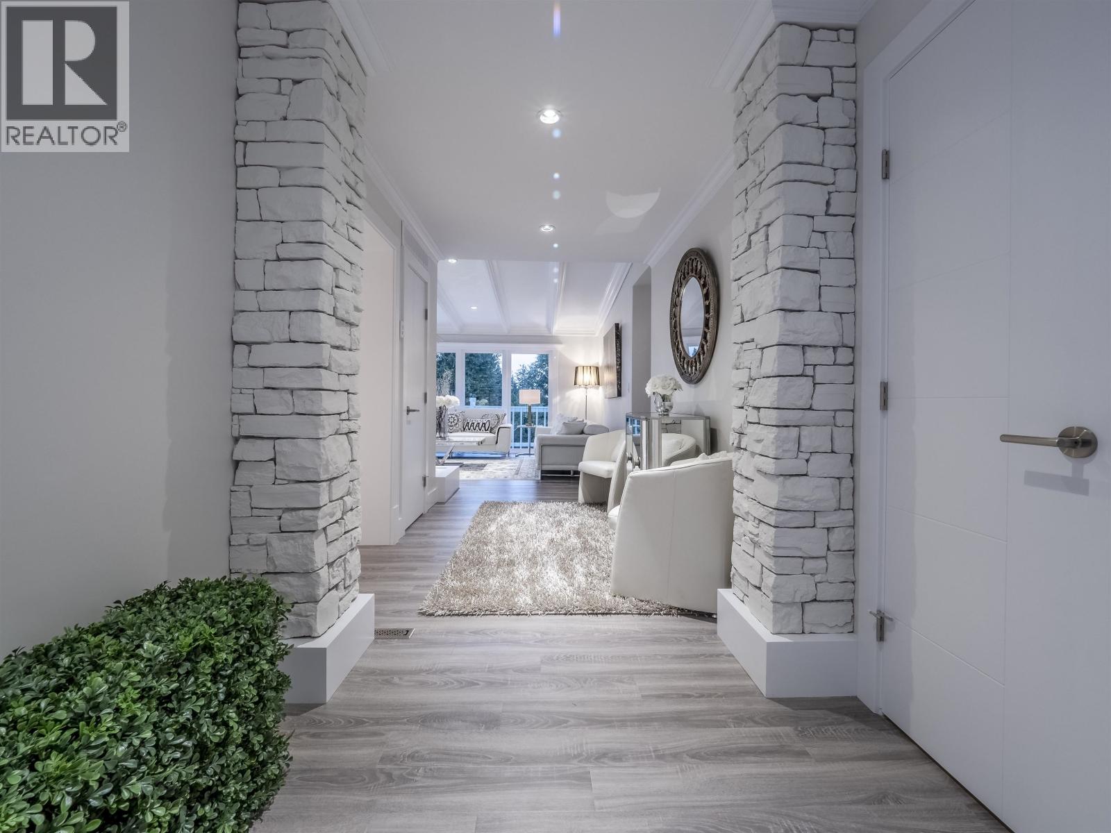 638 KING GEORGES WAY, West Vancouver