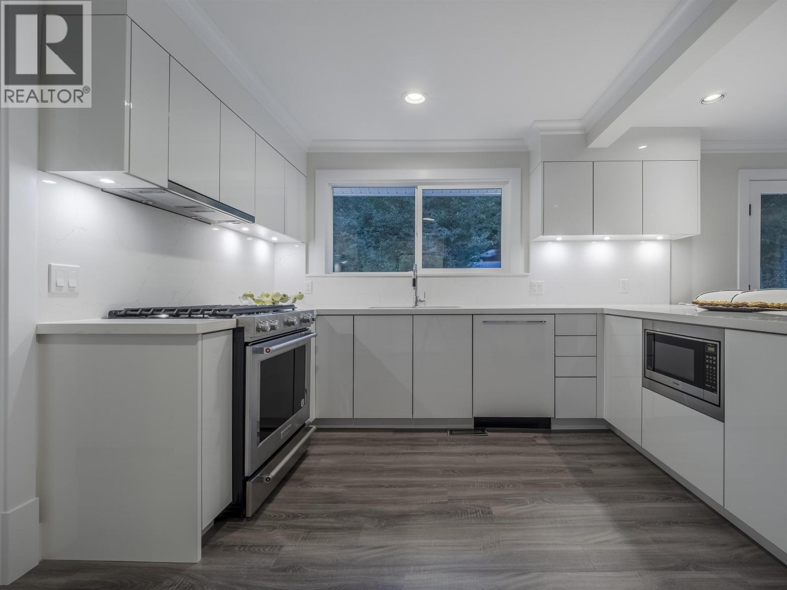 638 KING GEORGES WAY, West Vancouver