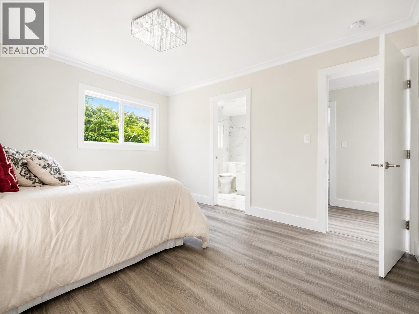 638 KING GEORGES WAY, West Vancouver