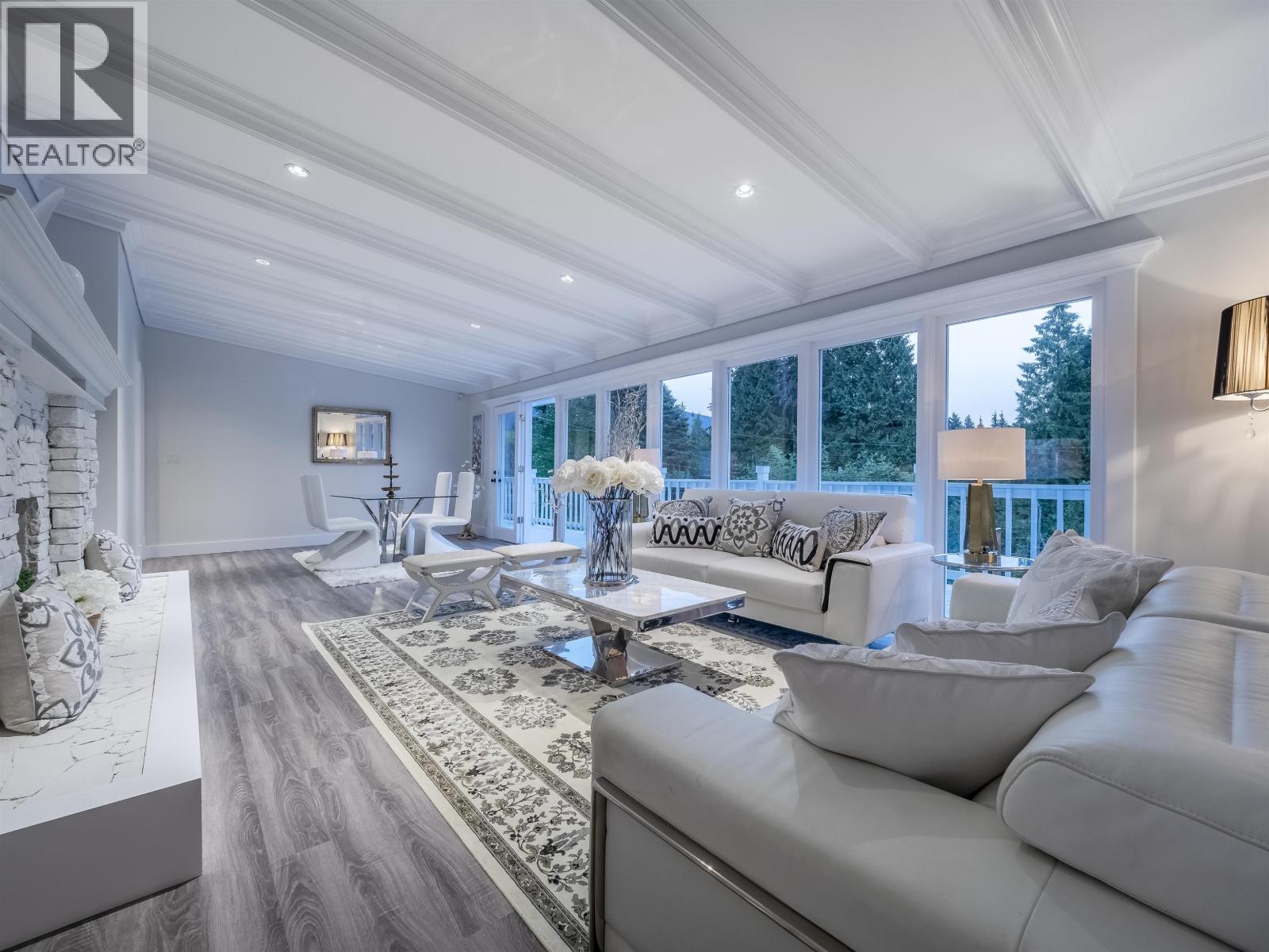 638 KING GEORGES WAY, West Vancouver